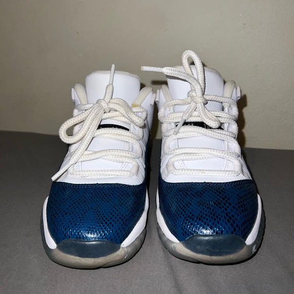 Jordan 11 Low - Picture 7 of 11